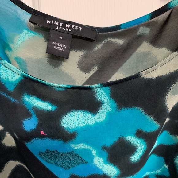 EUC Nine West Blouse with 3/4 sleeves. - Picture 2 of 4